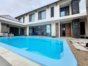 House / Villa 4 Bedrooms 220 m² Flic en Flac Rs 130,000