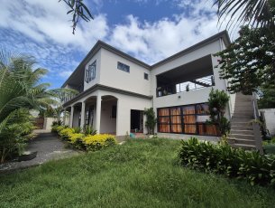House / Villa 5 Bedrooms 330 m² Goodlands Rs 11,900,000