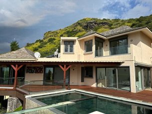 House / Villa 5 Bedrooms 371 m² Tamarin Rs 69,694,600