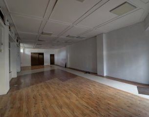 Commercial space - 133 m²