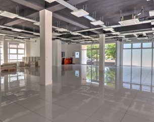 Office - 371 m²
