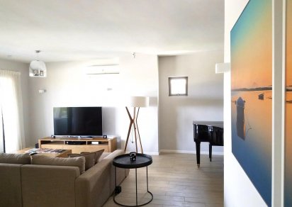 Apartment - 3 Bedrooms - 400 m²