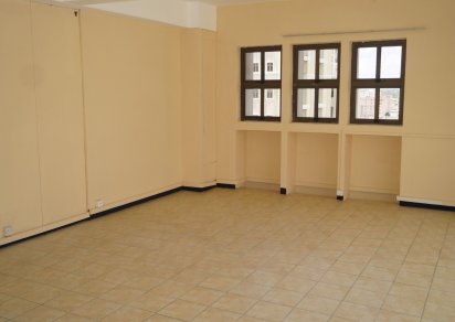 Bureau - 604 m²