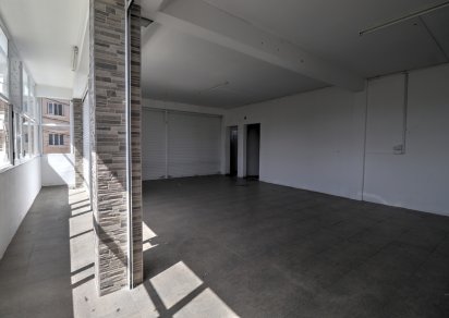 Commercial space - 110 m²