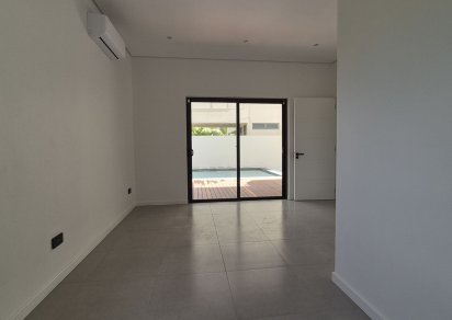 House / Villa - 4 Bedrooms - 240 m²