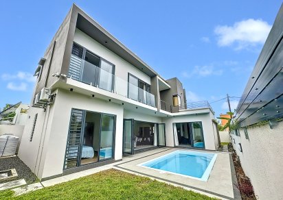 House / Villa - 4 Bedrooms - 295 m²