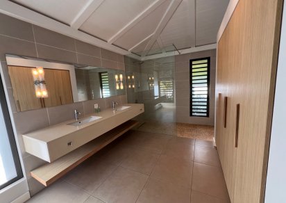 House / Villa - 4 Bedrooms - 320 m²