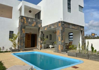 House / Villa - 5 Bedrooms - 300 m²