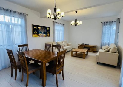 Maison/Villa - 4 chambres - 210 m²