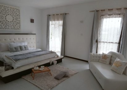 Maison/Villa - 4 chambres - 246 m²
