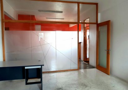 Office - 208 m²