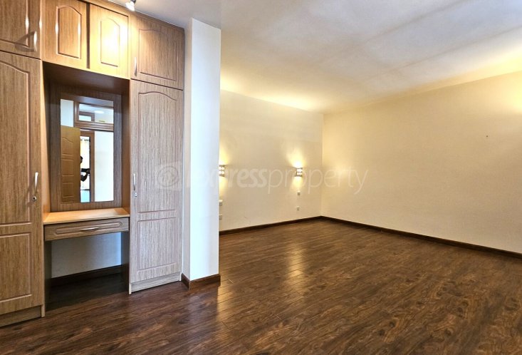 Apartment - 3 Bedrooms - 207 m²