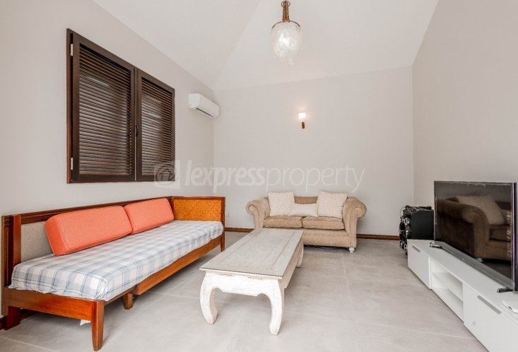 House / Villa - 4 Bedrooms - 274 m²