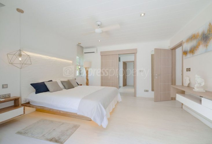 Maison/Villa - 4 chambres - 239 m²