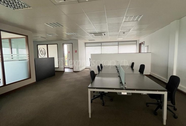 Office - 146 m²