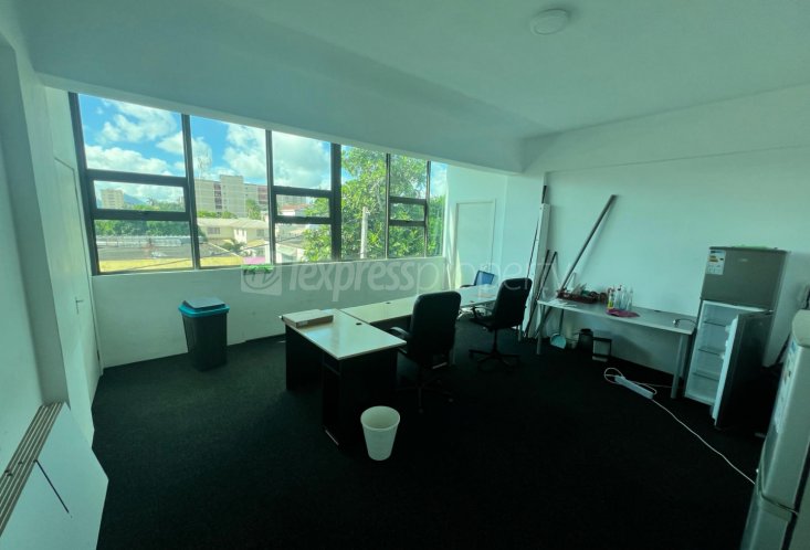 Office - 204 m²