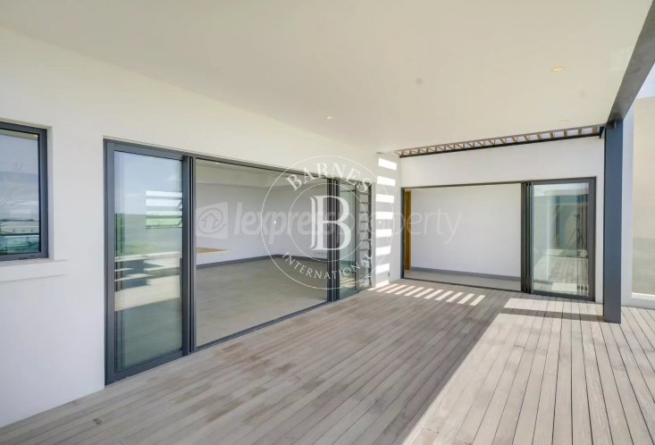 Penthouse - 3 Bedrooms - 218 m²